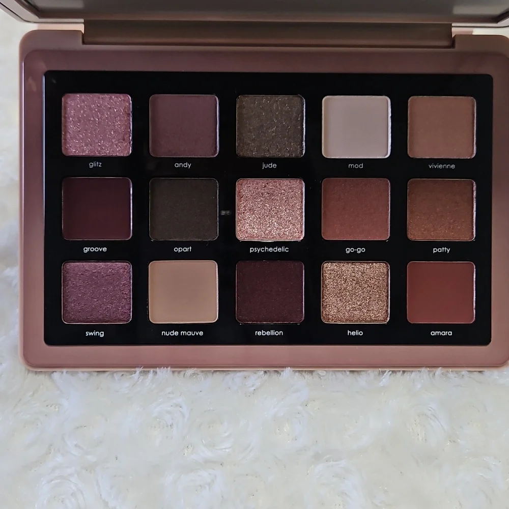 Never Used Natasha Denona Retro Eyeshadow Palette - Picture 4 of 11